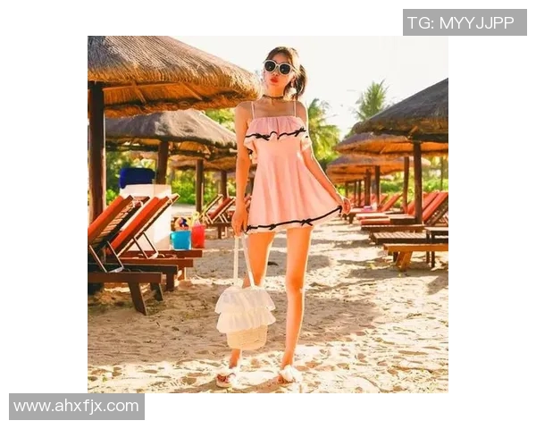 时尚泳衣引领夏日潮流，展现自信魅力与舒适体验的完美融合